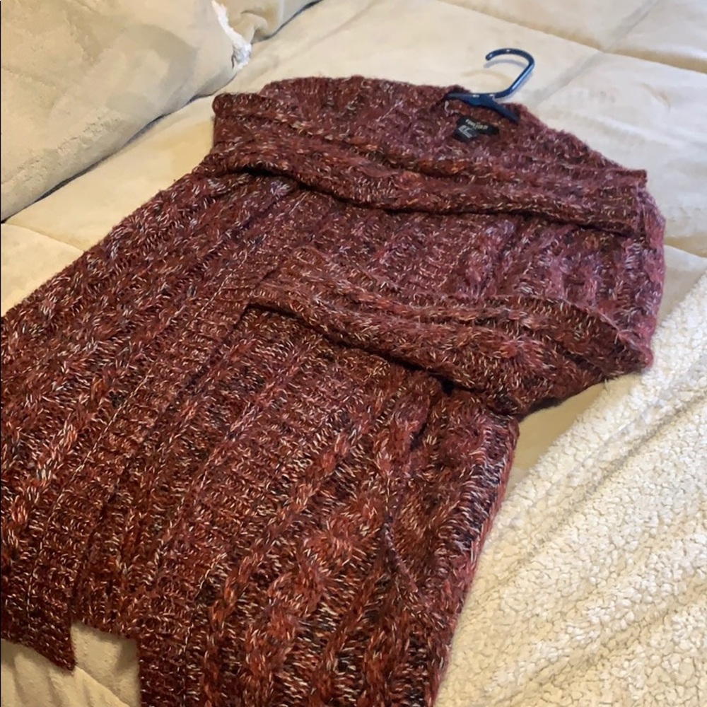 TODAY ONLY Beautiful cardigan